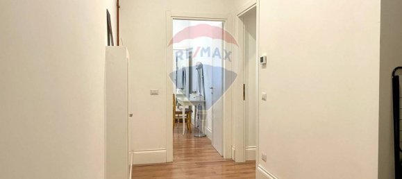 2 bedrooms Apartment in Rome, Italy No. 19397 2