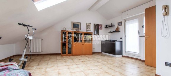 3 bedrooms Villa in Limbiate, Italy No. 181967 19