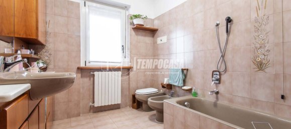 3 bedrooms Villa in Limbiate, Italy No. 181967 14