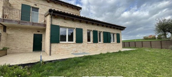 5 bedrooms Villa in Ancona, Italy No. 98803 3