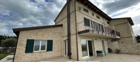 5 bedrooms Villa in Ancona, Italy No. 98803 5