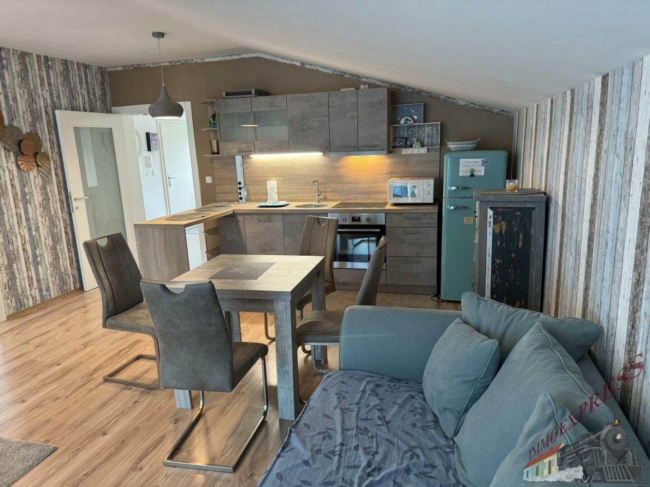 Квартира с 3 комнатами в Нойфельд ан дер Лайта, Австрия № 242948