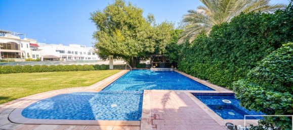 Вилла с 7 спальнями в Emirates Hills, ОАЭ № 112394 2