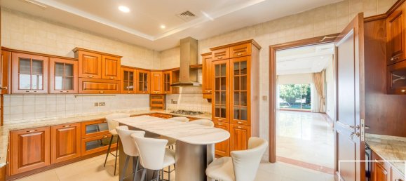 Вилла с 7 спальнями в Emirates Hills, ОАЭ № 112394 10