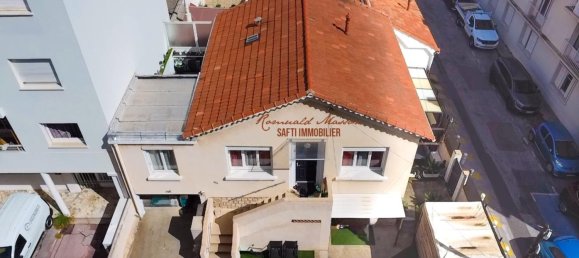 3 bedrooms House in Toulon, France No. 331859 2