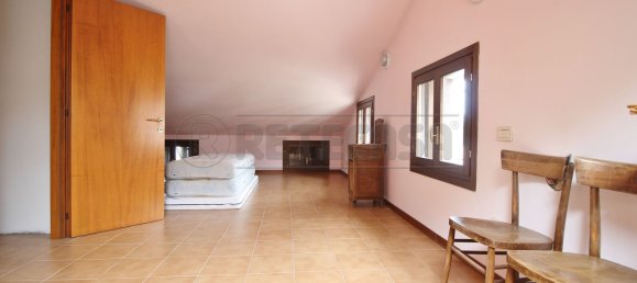 5 rooms House in Altissimo, Italy No. 281229 16