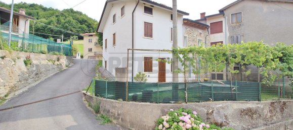 5 rooms House in Altissimo, Italy No. 281229 2