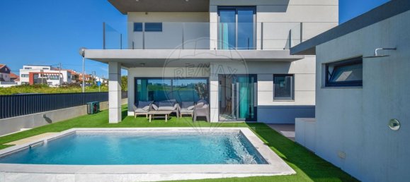 5 bedrooms House in Porto Salvo, Portugal No. 43029 47