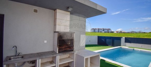 5 bedrooms House in Porto Salvo, Portugal No. 43029 44