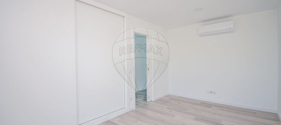 5 bedrooms House in Porto Salvo, Portugal No. 43029 40