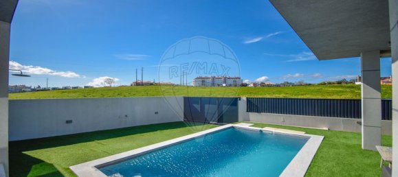 5 bedrooms House in Porto Salvo, Portugal No. 43029 43