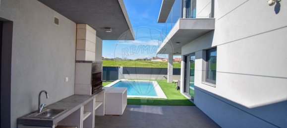 5 bedrooms House in Porto Salvo, Portugal No. 43029 45