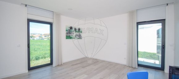 5 bedrooms House in Porto Salvo, Portugal No. 43029 39