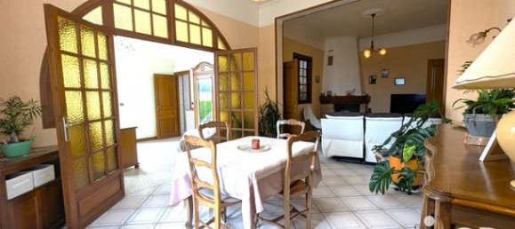 Casa de 5 dormitorios en Le Meux, France No. 301136 2