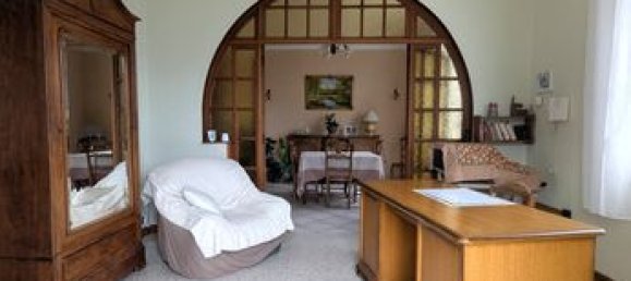 Casa de 5 dormitorios en Le Meux, France No. 301136 3