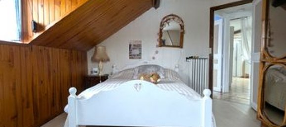 Casa de 5 dormitorios en Le Meux, France No. 301136 8