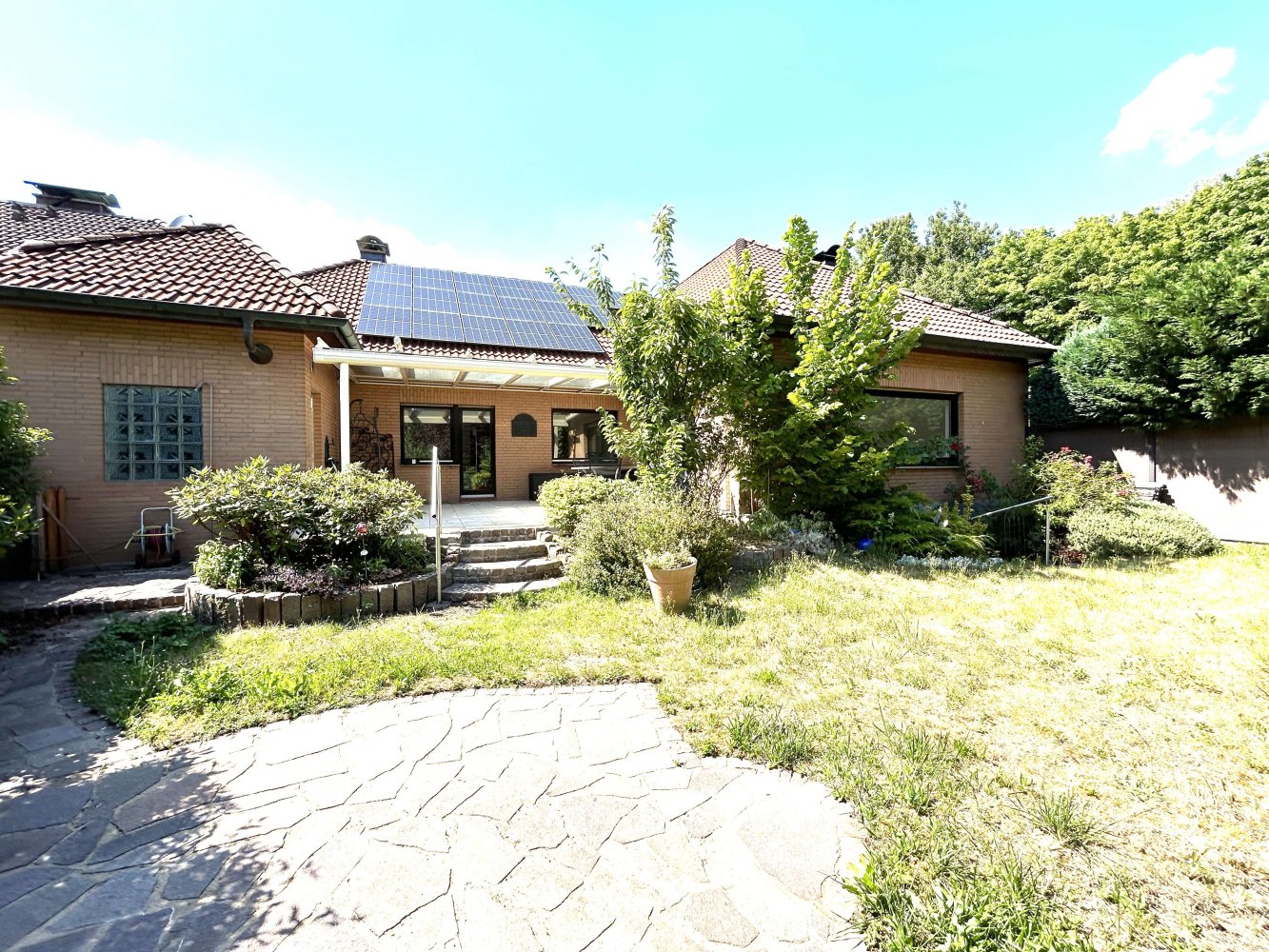 Bungalow de 4 dormitorios en Rhein-Erft, Germany No. 361008