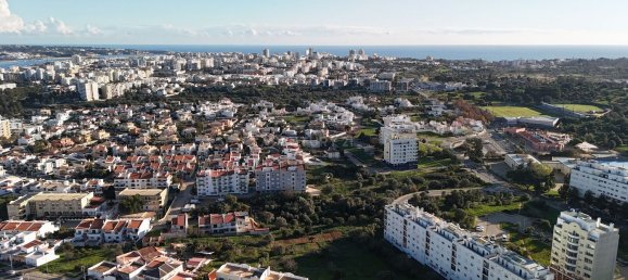 2 bedrooms House in Portimao, Portugal No. 120037 5