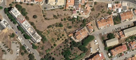 2 bedrooms House in Portimao, Portugal No. 120037 2