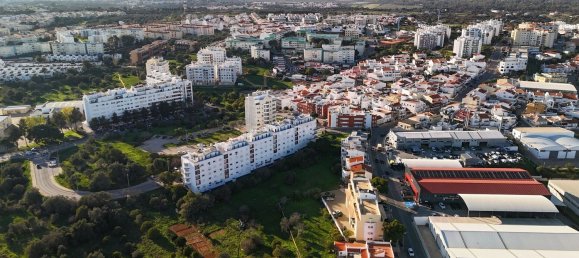 2 bedrooms House in Portimao, Portugal No. 120037 13