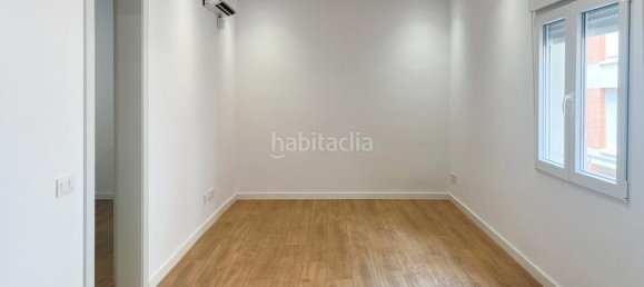 Apartamento de 3 dormitorios en Sants-Montjuïc, Spain No. 173798 22