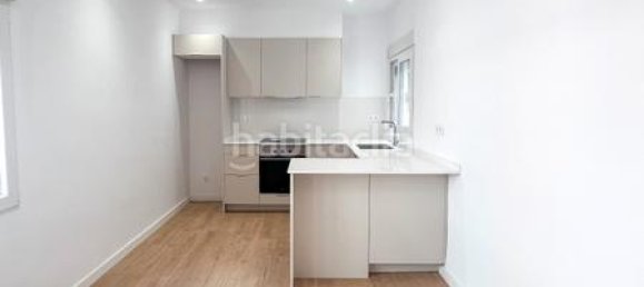 Apartamento de 3 dormitorios en Sants-Montjuïc, Spain No. 173798 7