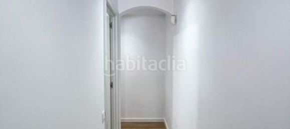 Apartamento de 3 dormitorios en Sants-Montjuïc, Spain No. 173798 19