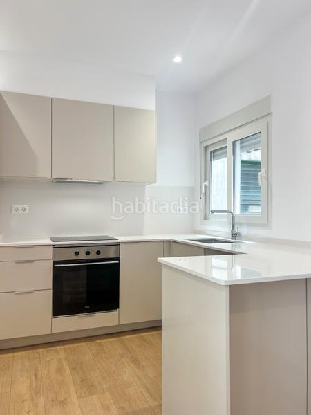 Apartamento de 3 dormitorios en Sants-Montjuïc, Spain No. 173798