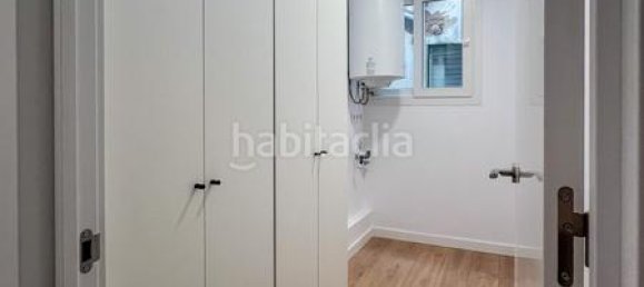 Apartamento de 3 dormitorios en Sants-Montjuïc, Spain No. 173798 13