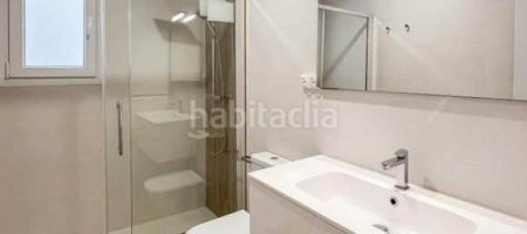 Apartamento de 3 dormitorios en Sants-Montjuïc, Spain No. 173798 34