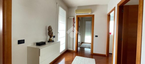 11-salle Villa à Riese Pio X, Italy No. 5169 17