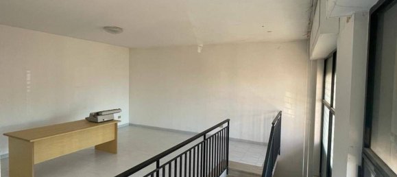 170m² Commercial property in Montecorvino Pugliano, Italy No. 152185 5