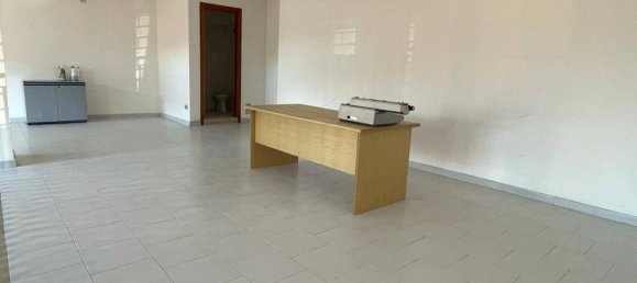 170m² Commercial property in Montecorvino Pugliano, Italy No. 152185 10