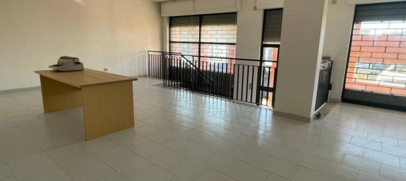 170m² Commercial property in Montecorvino Pugliano, Italy No. 152185 2