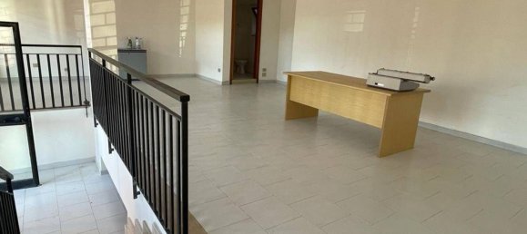 170m² Commercial property in Montecorvino Pugliano, Italy No. 152185 9