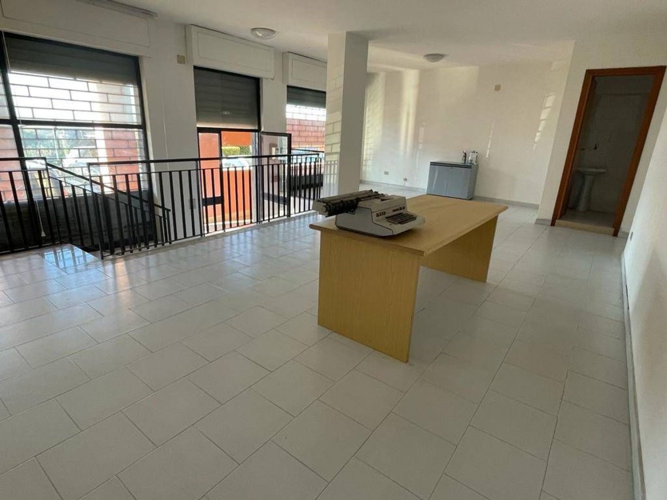 170m² Commercial property in Montecorvino Pugliano, Italy No. 152185