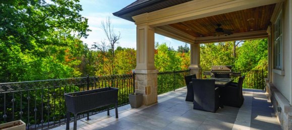 5 bedrooms House in Mississauga, Canada No. 529 7