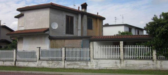 4-salle Villa à Casorate Primo, Italy No. 301441 2