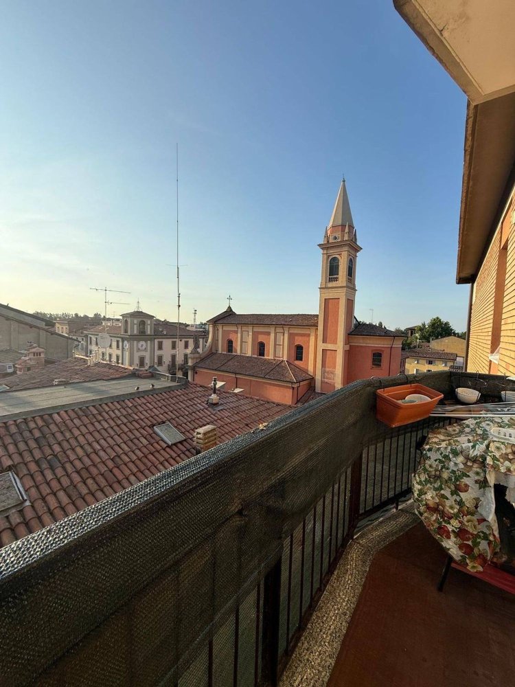 Квартира с 4 спальнями в Кастельфранко Эмилия, Италия № 363906