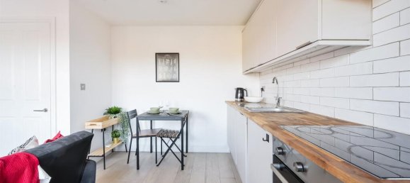 1 bedroom Apartment in Epsom, United Kingdom No. 9772 6