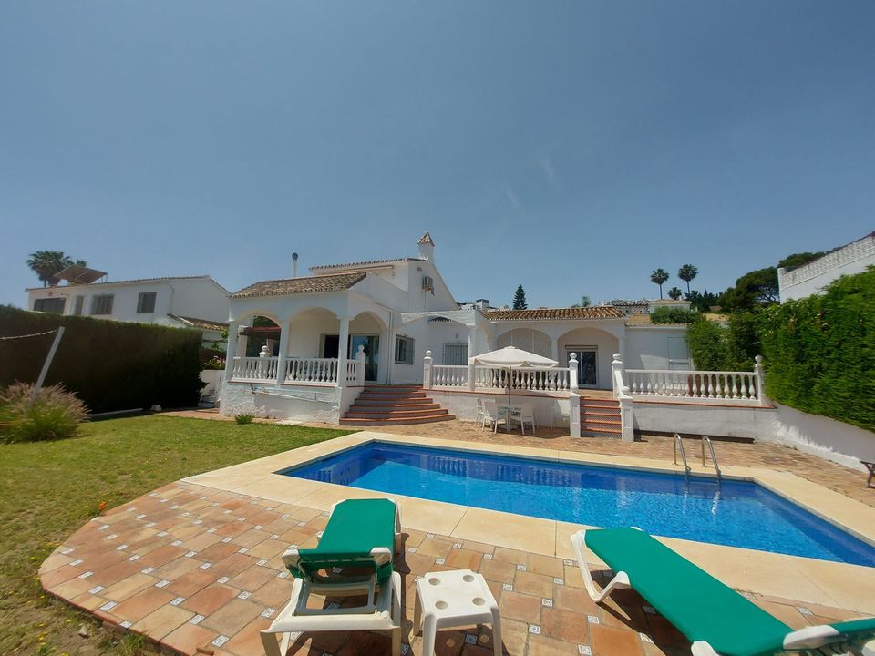 3 Schlafzimmer Villa in La Duquesa, Spain, Nr. 209724