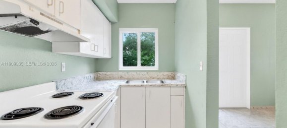 2 Schlafzimmer Doppelhaus in Miami, USA, Nr. 615837 13