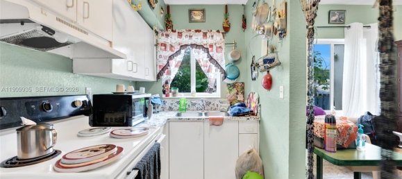 2 Schlafzimmer Doppelhaus in Miami, USA, Nr. 615837 12