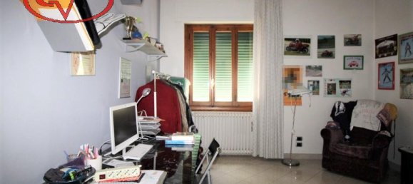 6 rooms Apartment in San Giovanni Valdarno, Italy No. 238079 9