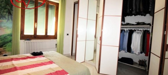6 rooms Apartment in San Giovanni Valdarno, Italy No. 238079 5