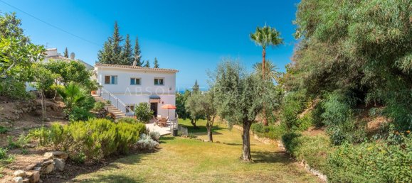 4 bedrooms Villa in Marbella, Spain No. 128057 2