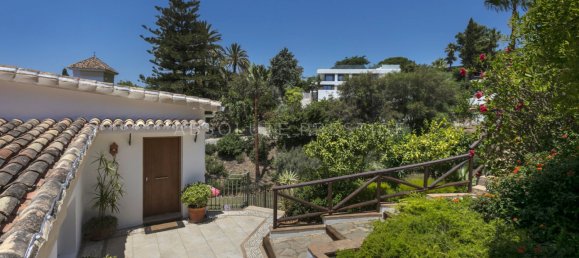 4 bedrooms Villa in Marbella, Spain No. 128057 9