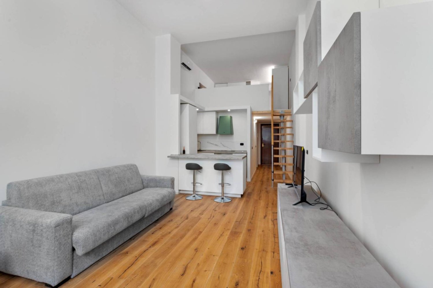 1 bedroom Apartment in Milan, Italy No. 323501