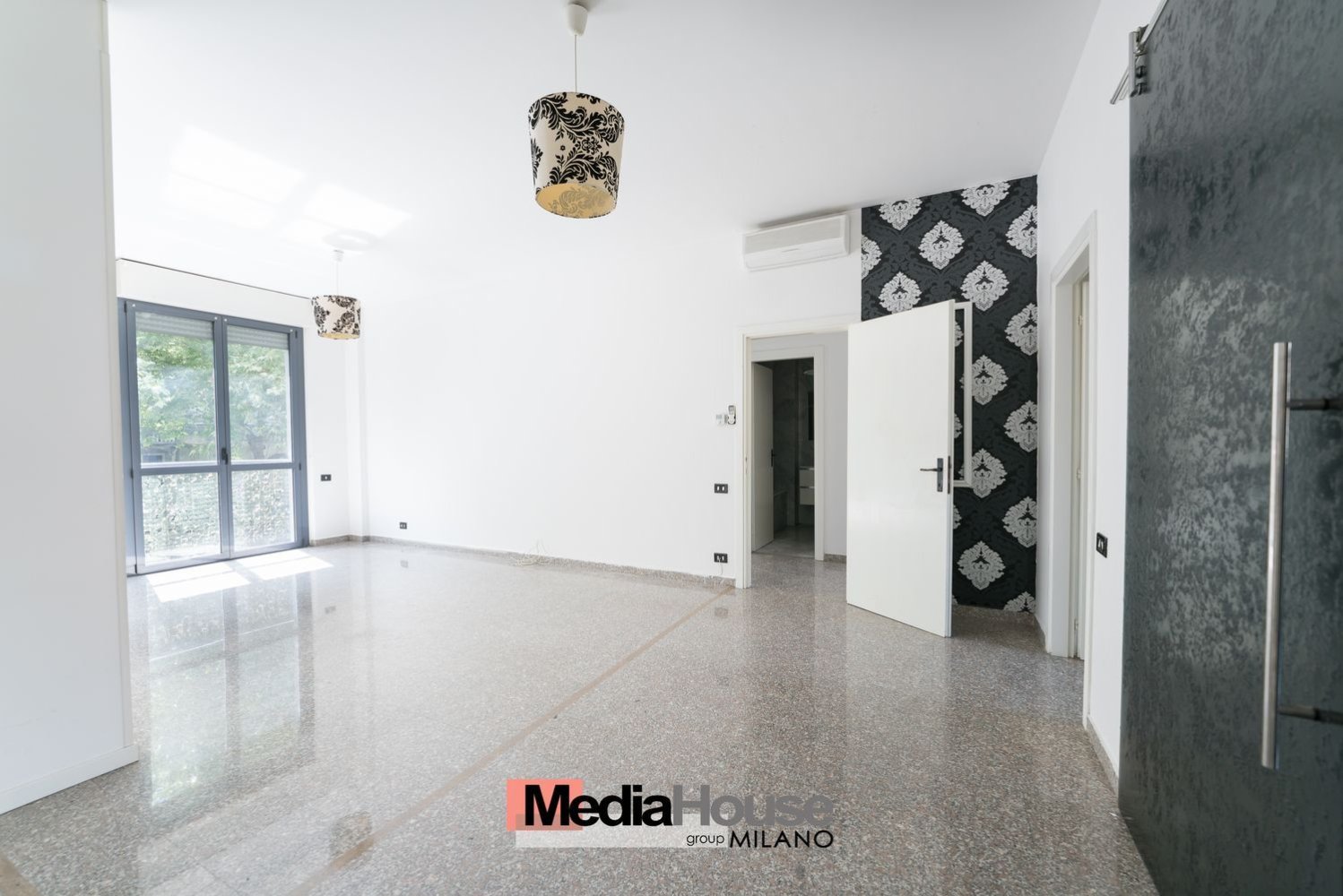 Apartamento de 3 habitaciónes en Milan, Italy No. 264878