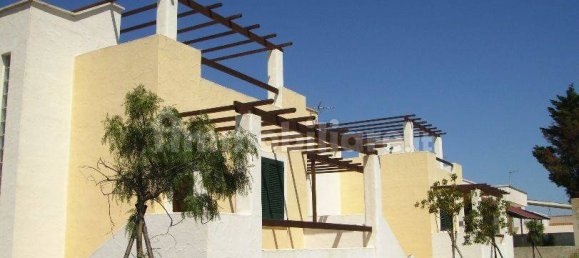 2 bedrooms Villa in Taviano, Italy No. 172736 17